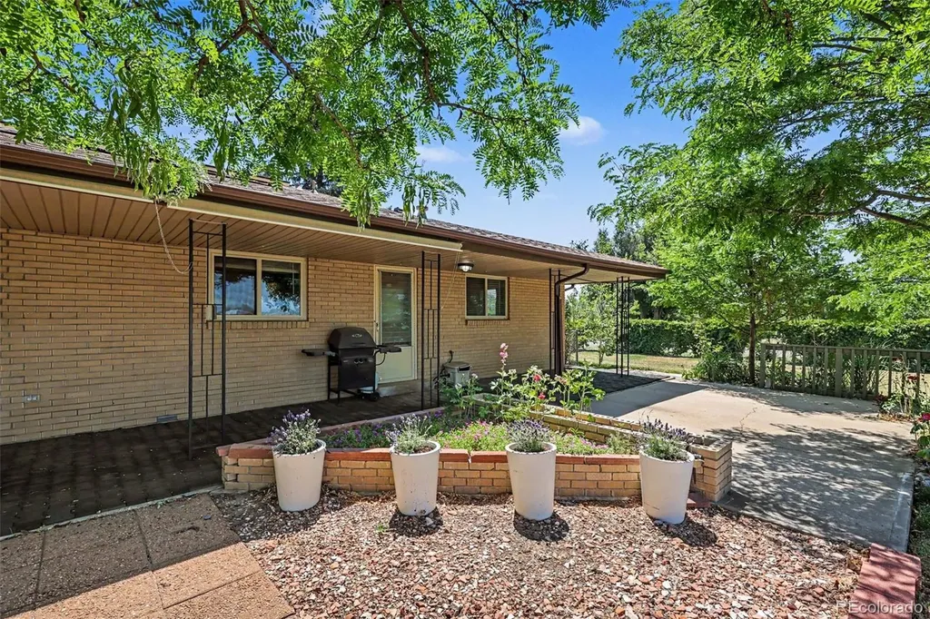 1601 N Dunkirk Street Aurora CO 80011