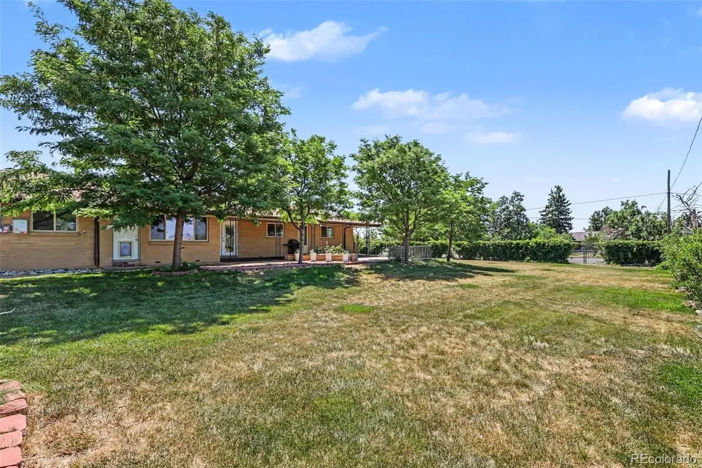 1601 N Dunkirk Street Aurora CO 80011