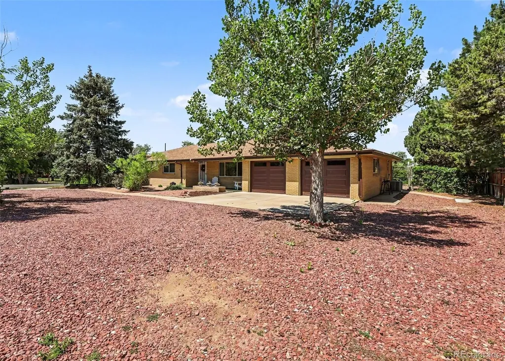 1601 N Dunkirk Street Aurora CO 80011