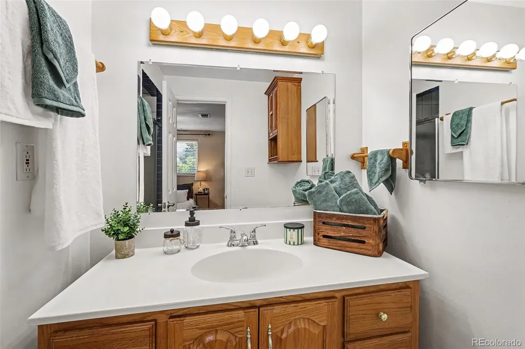 1601 N Dunkirk Street Aurora CO 80011