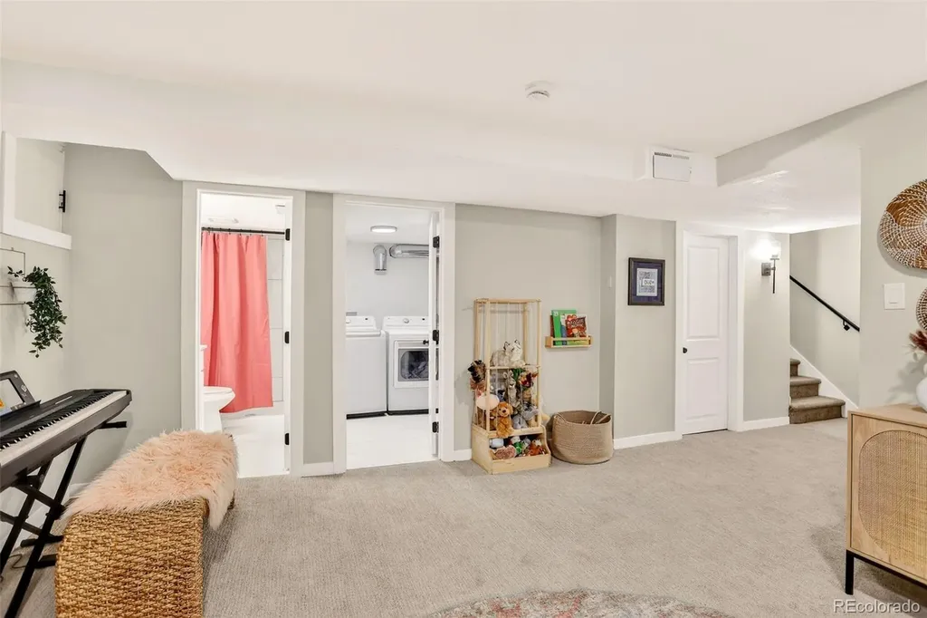 2732 S Downing Circle Denver CO 80210