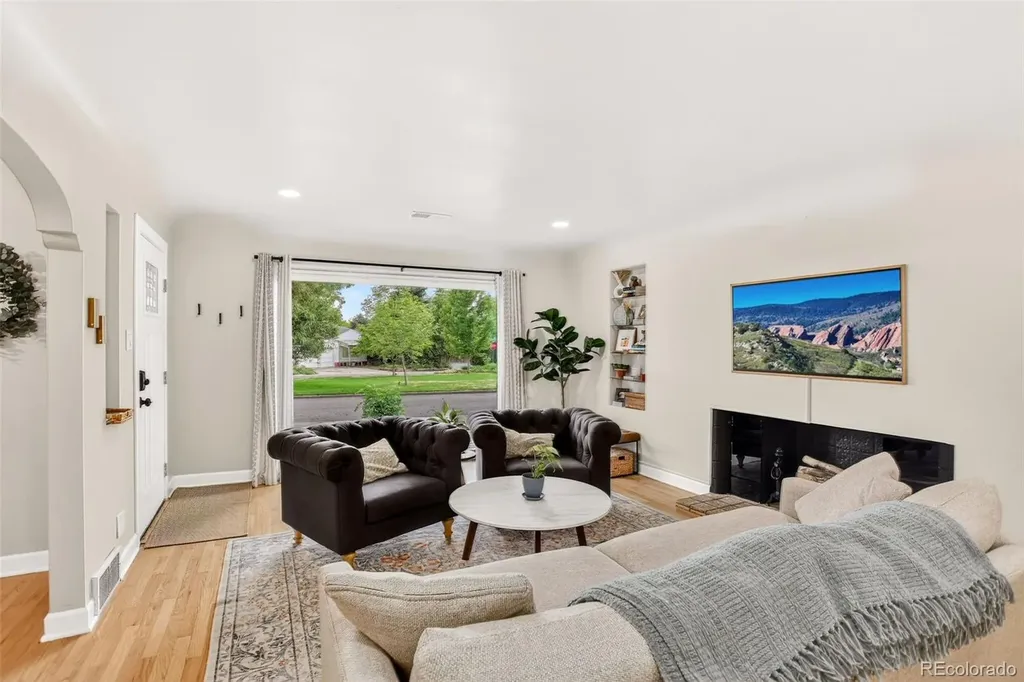 2732 S Downing Circle Denver CO 80210