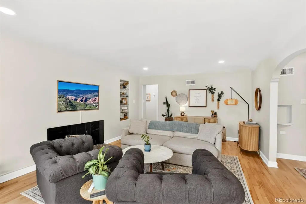 2732 S Downing Circle Denver CO 80210
