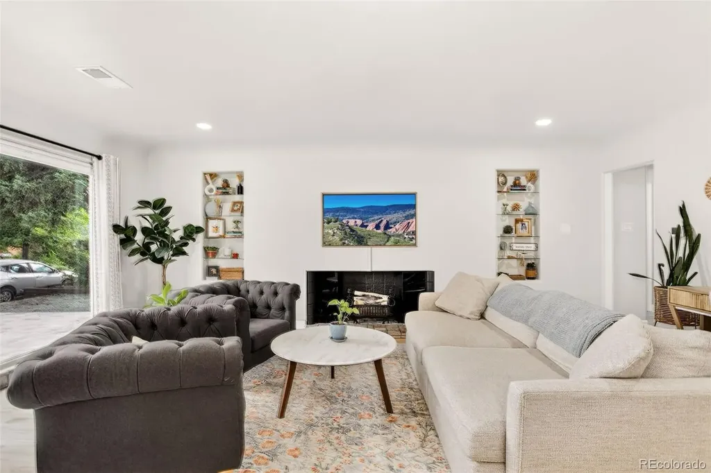 2732 S Downing Circle Denver CO 80210