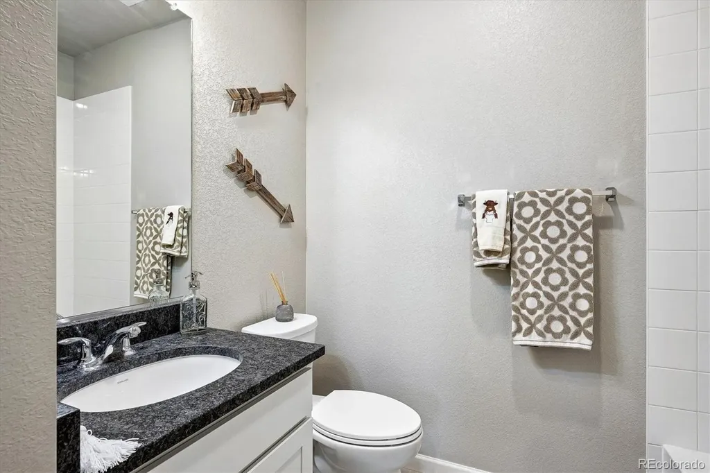 9962 W Victoria Place Littleton CO 80127