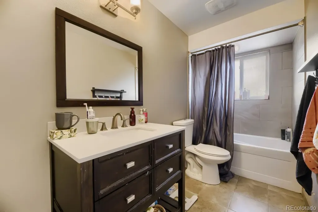 1435 S Macon Street Aurora CO 80012
