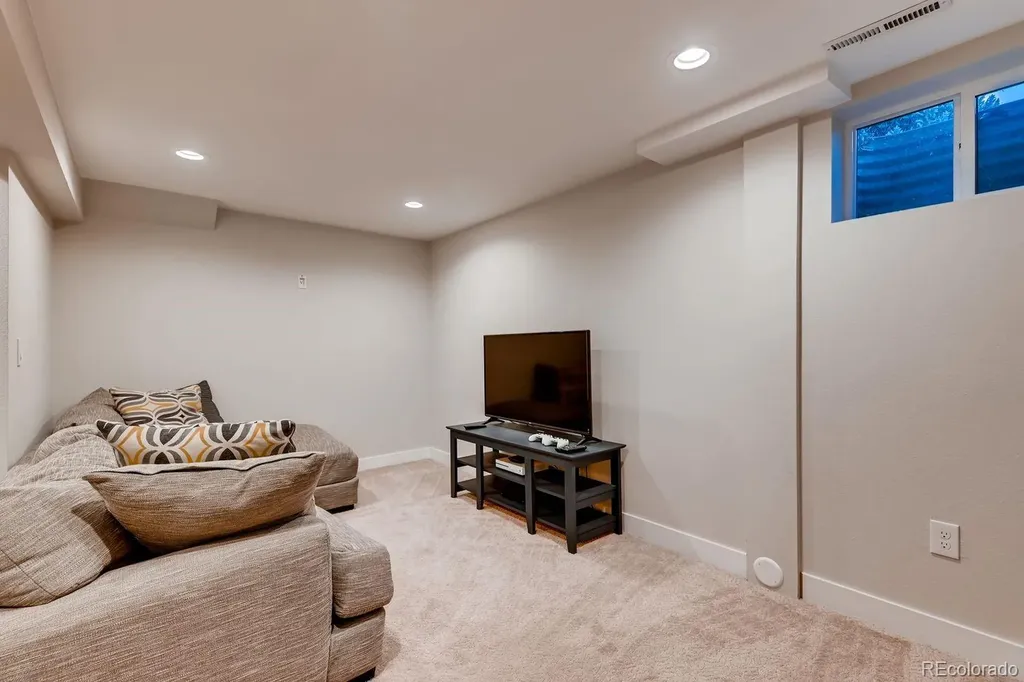 5102 W Fremont Drive Littleton CO 80128