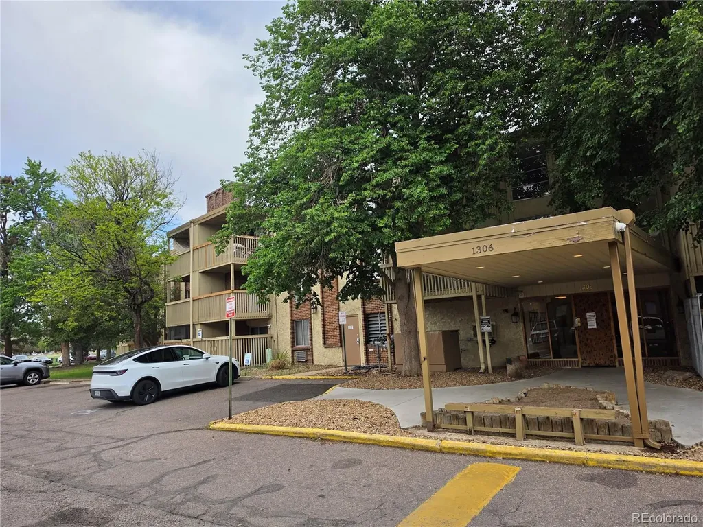 1306 S Parker Road Denver CO 80231