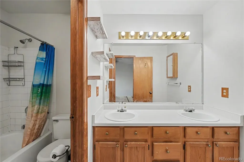 3843 W Temple Place Denver CO 80236