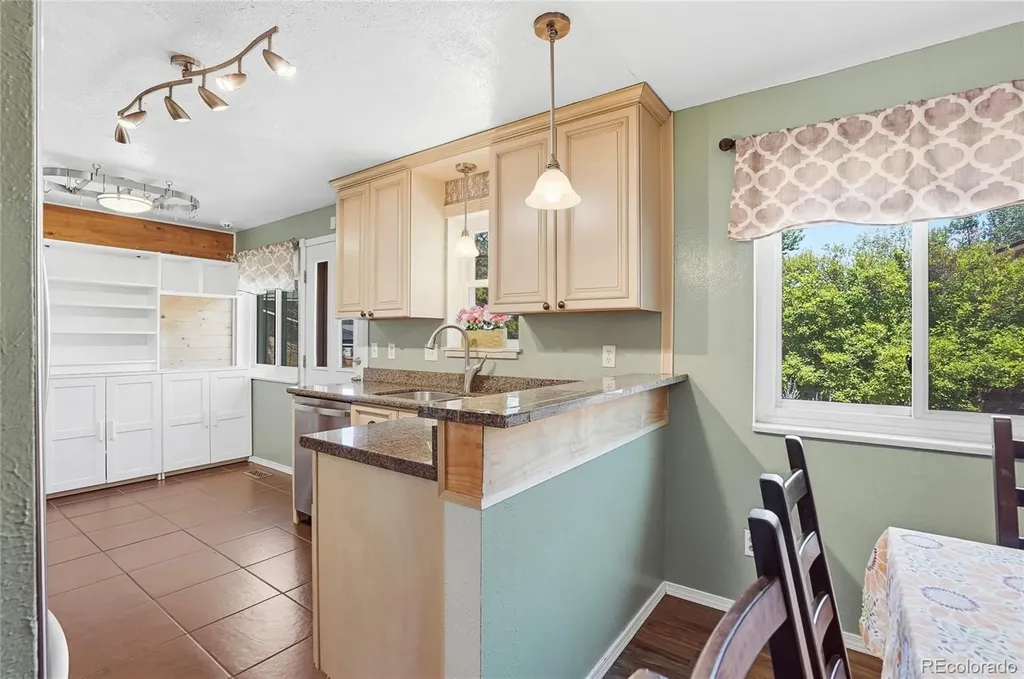 6740 Devinney Street Arvada CO 80004