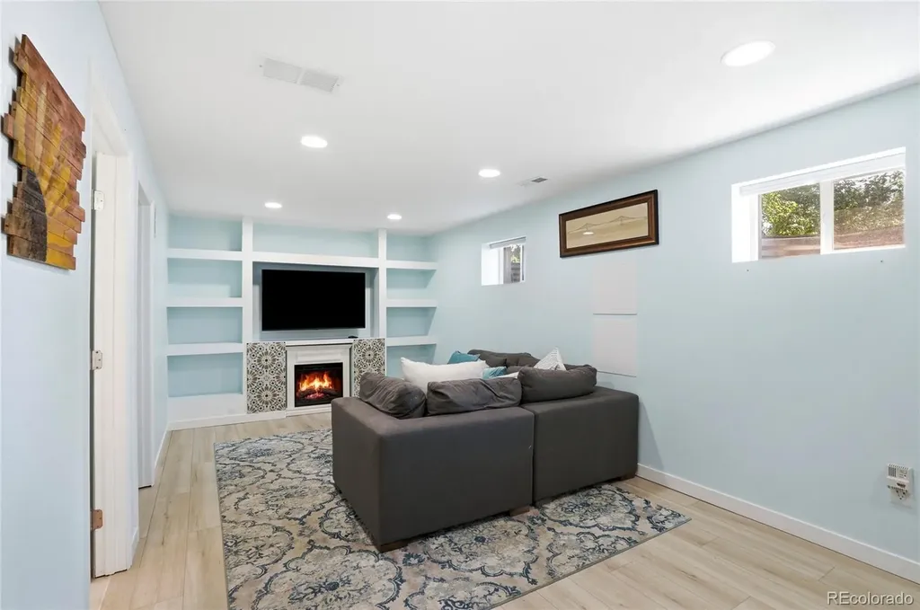 6740 Devinney Street Arvada CO 80004