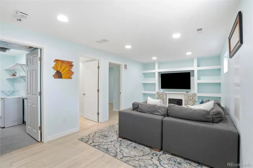6740 Devinney Street Arvada CO 80004