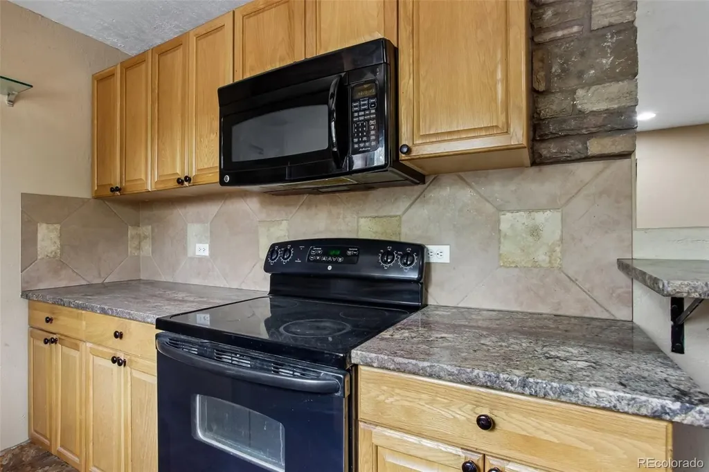 2190 S Holly Street Denver CO 80222