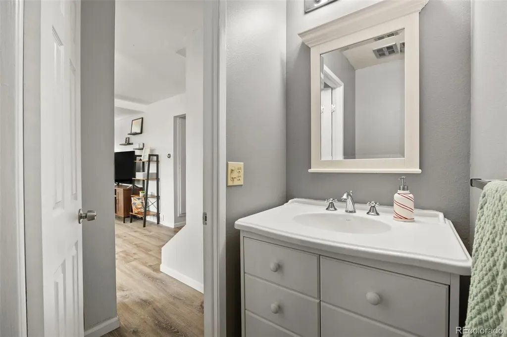 9239 E Nassau Avenue Denver CO 80237