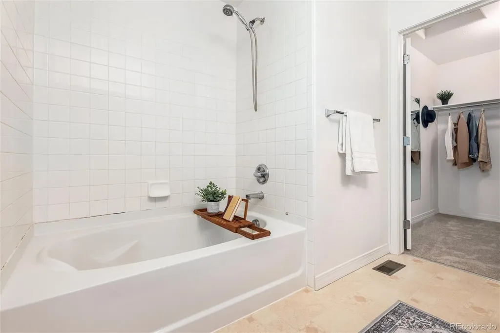 23501 Alamo Place Aurora CO 80016
