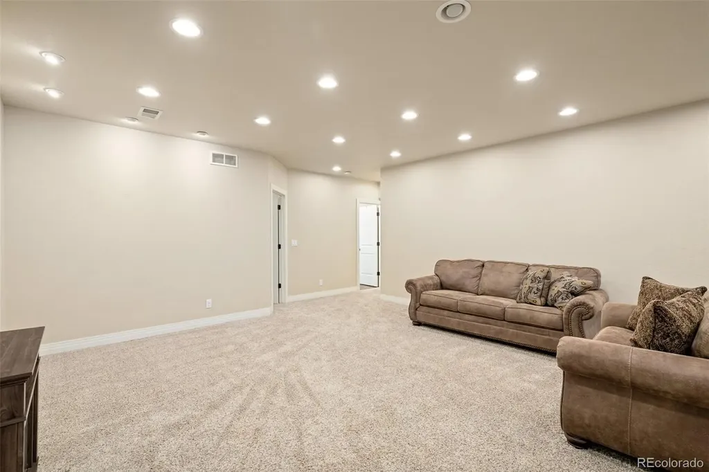 41865 Muirfield Loop Elizabeth CO 80107