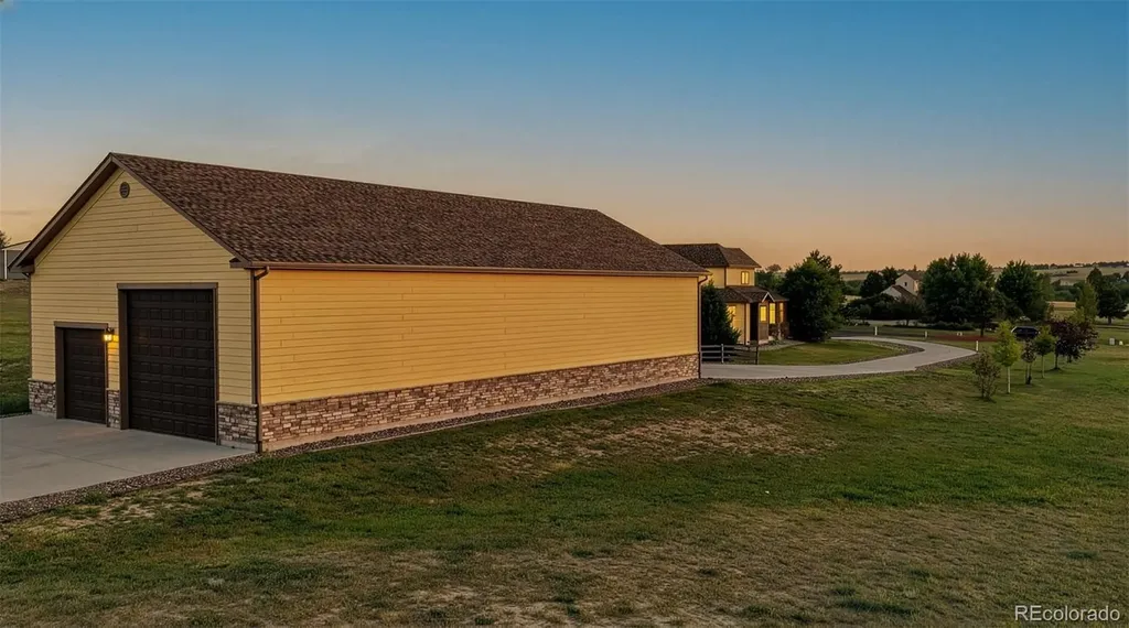 41865 Muirfield Loop Elizabeth CO 80107