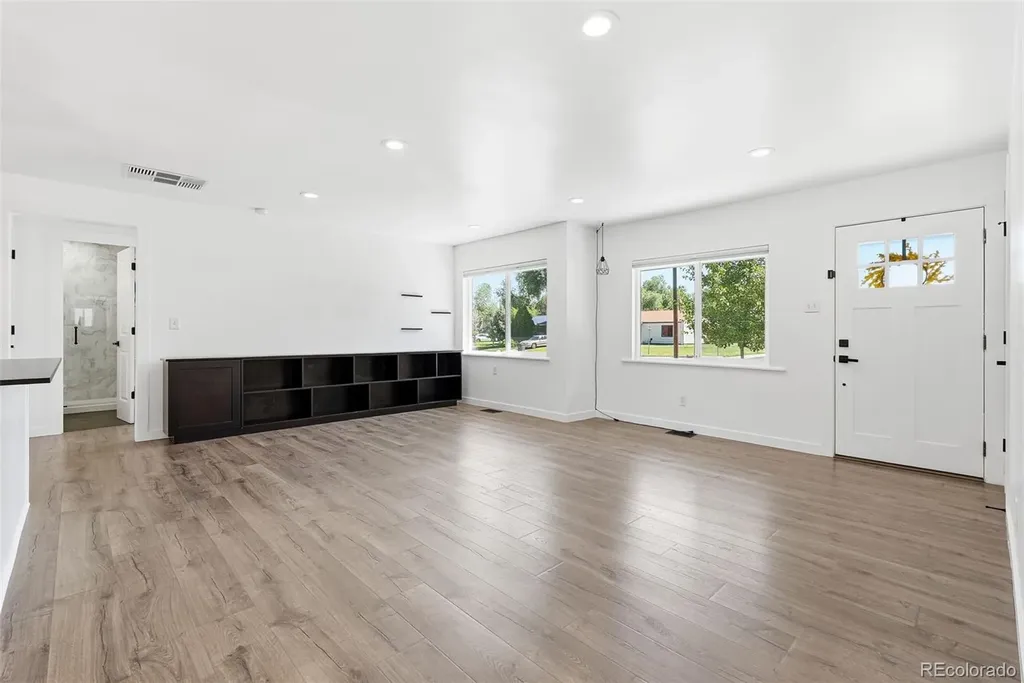 2815 S Glencoe Street Denver CO 80222
