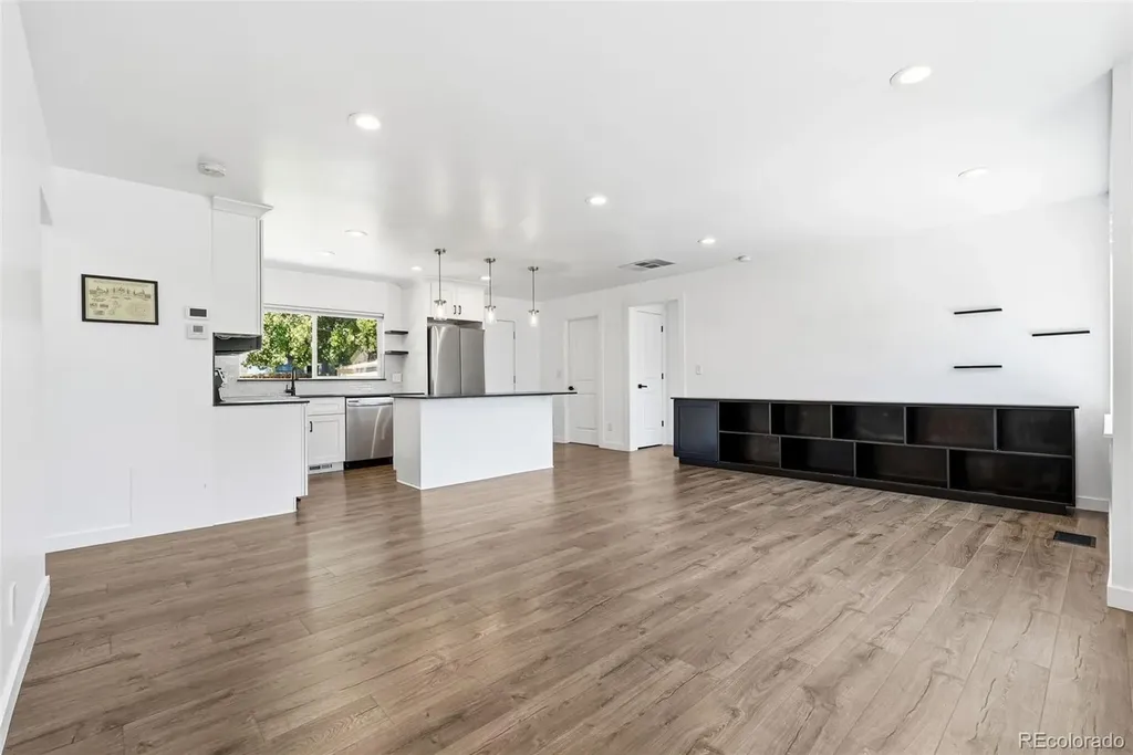 2815 S Glencoe Street Denver CO 80222