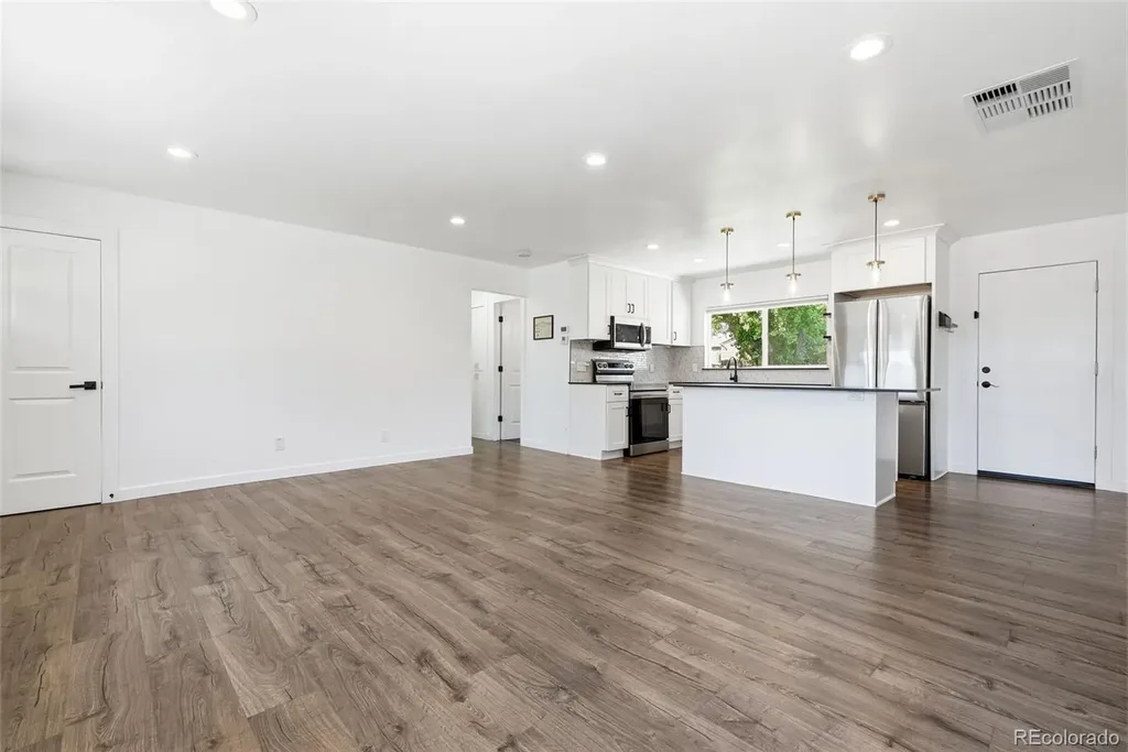 2815 S Glencoe Street Denver CO 80222