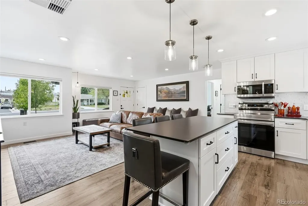 2815 S Glencoe Street Denver CO 80222