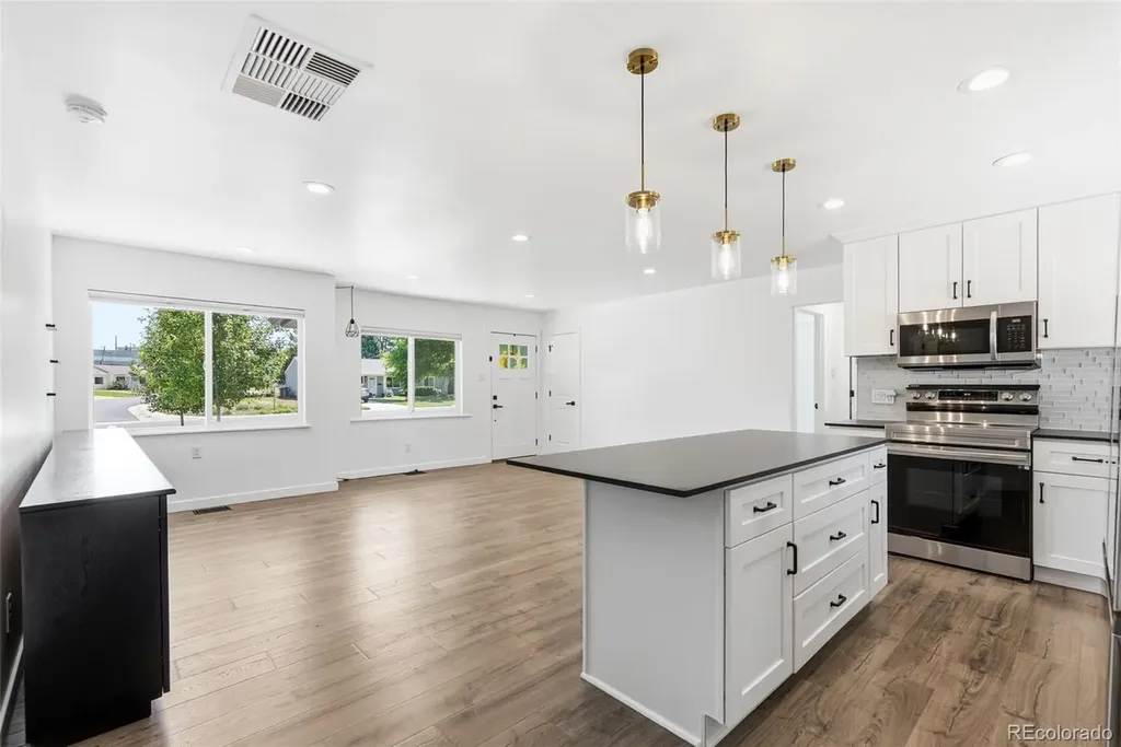 2815 S Glencoe Street Denver CO 80222