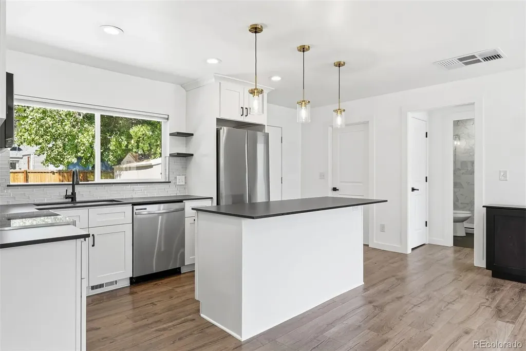 2815 S Glencoe Street Denver CO 80222