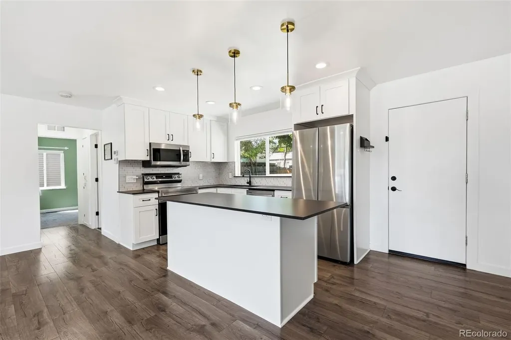 2815 S Glencoe Street Denver CO 80222