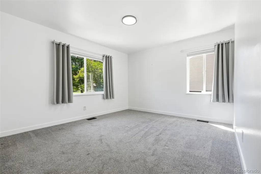 2815 S Glencoe Street Denver CO 80222