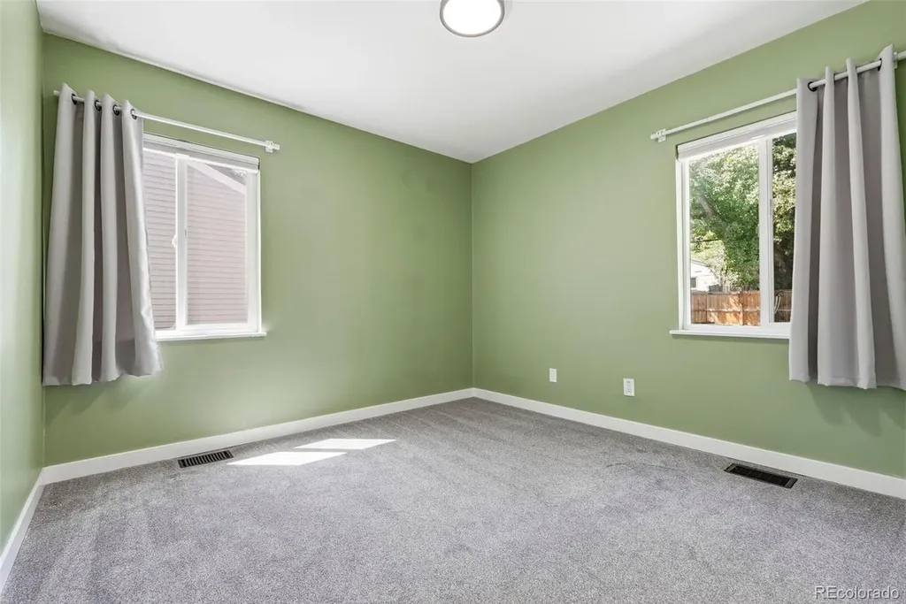 2815 S Glencoe Street Denver CO 80222