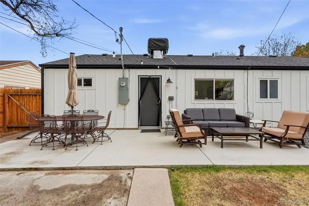 2815 S Glencoe Street Denver CO 80222