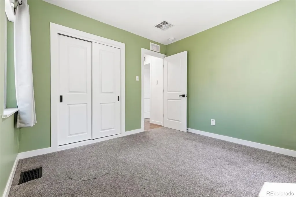 2815 S Glencoe Street Denver CO 80222