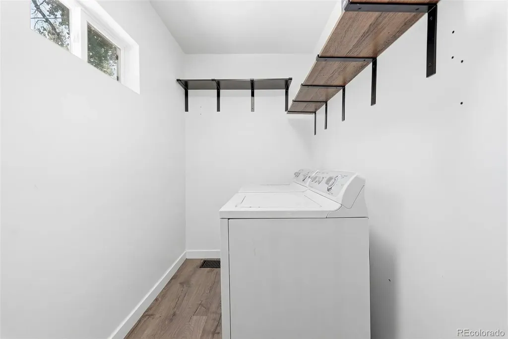 2815 S Glencoe Street Denver CO 80222
