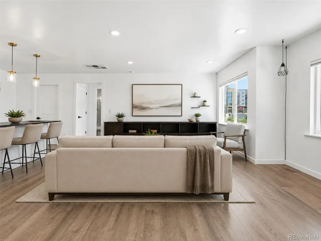 2815 S Glencoe Street Denver CO 80222