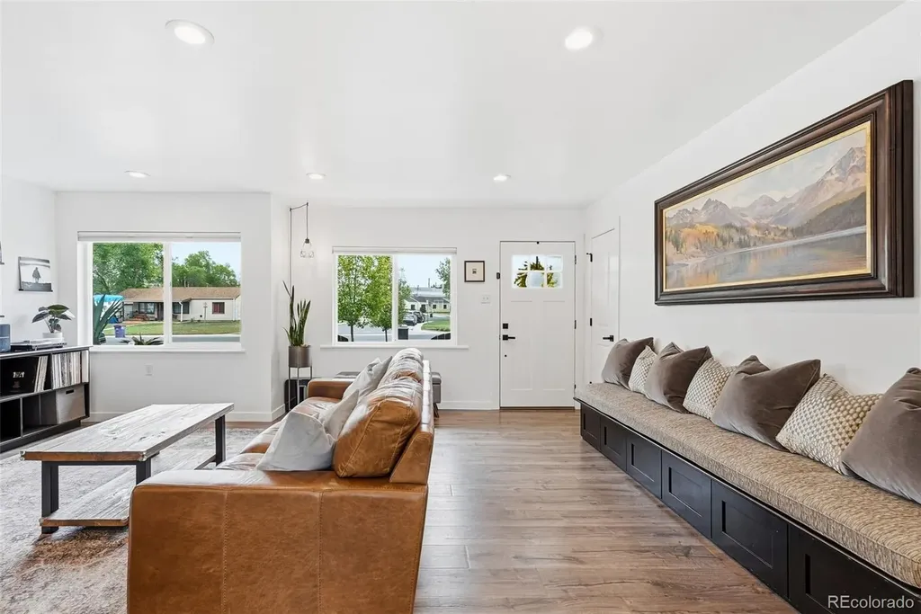 2815 S Glencoe Street Denver CO 80222