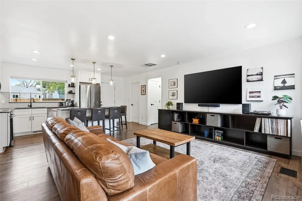 2815 S Glencoe Street Denver CO 80222