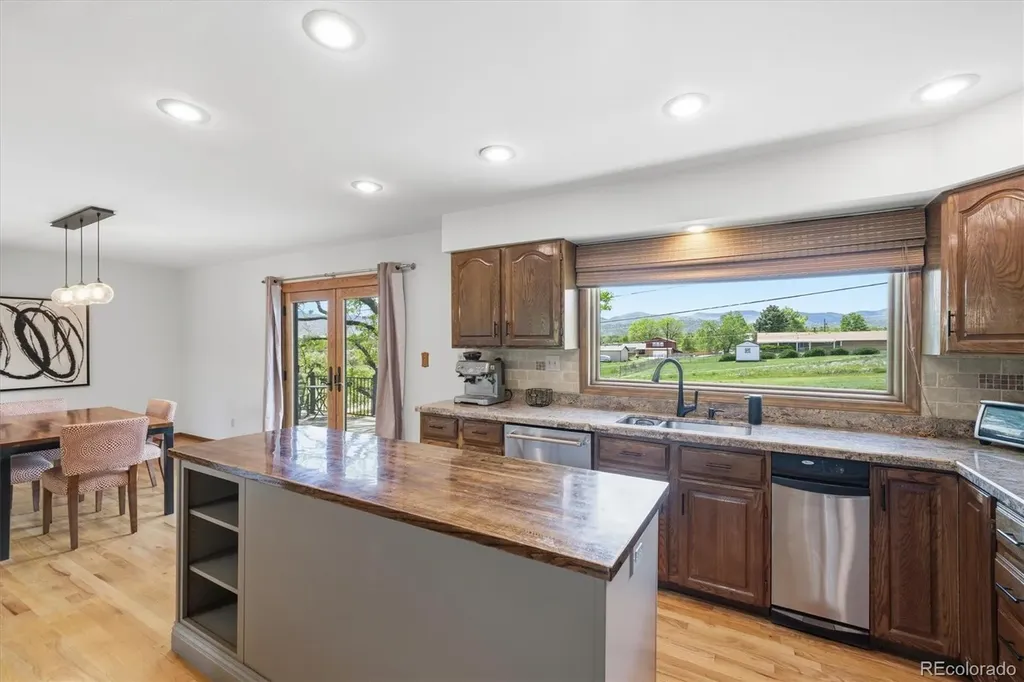 7731 S Estes Street Littleton CO 80128