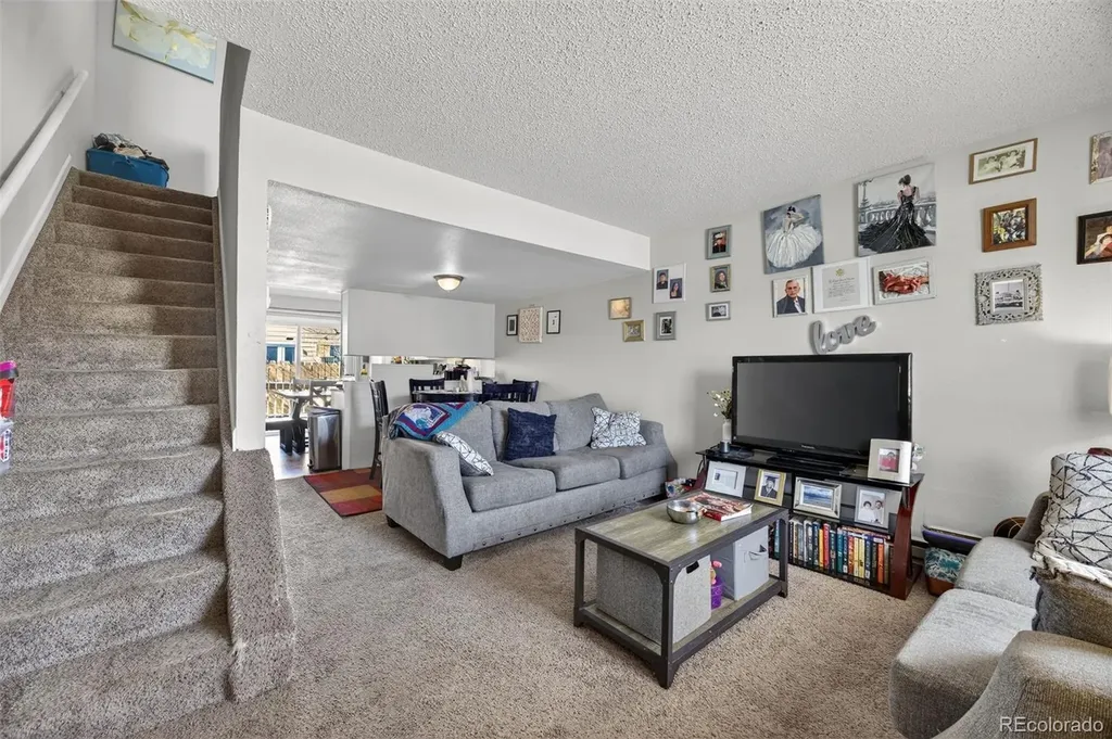 49 Royal Crest Drive Pueblo CO 81005