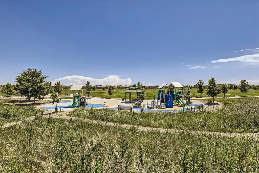 2242 S Haleyville Way Aurora CO 80018