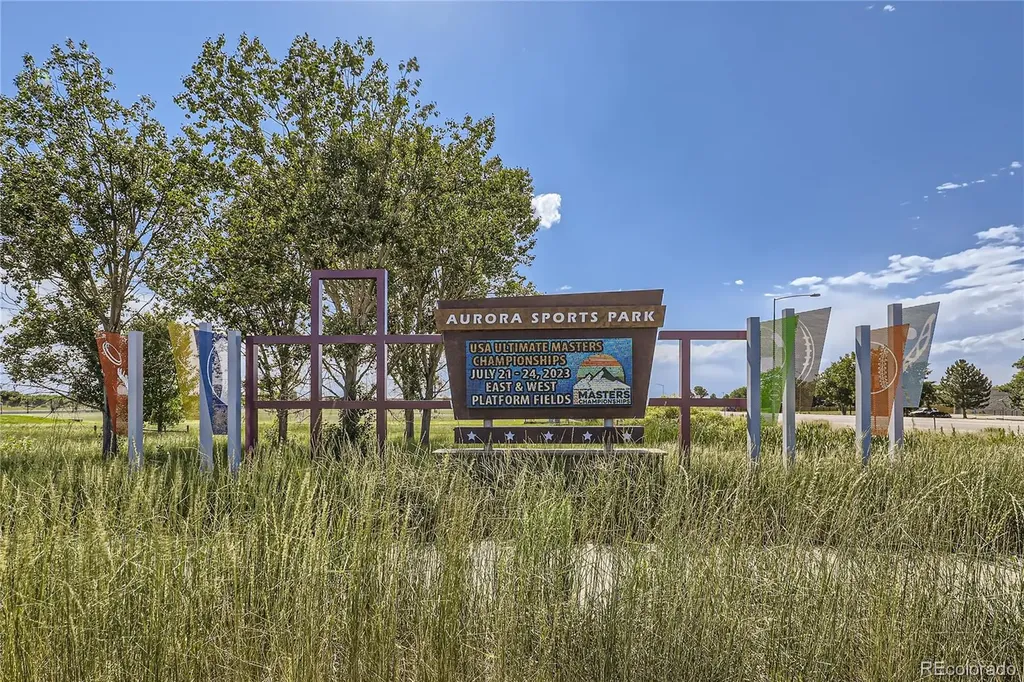 2242 S Haleyville Way Aurora CO 80018