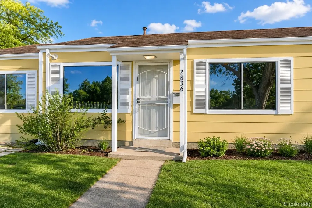 2836 S Grape Way Denver CO 80222