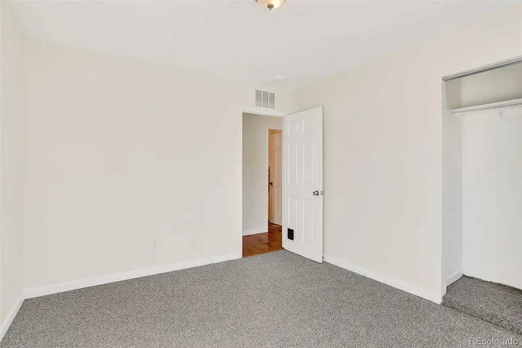 2836 S Grape Way Denver CO 80222