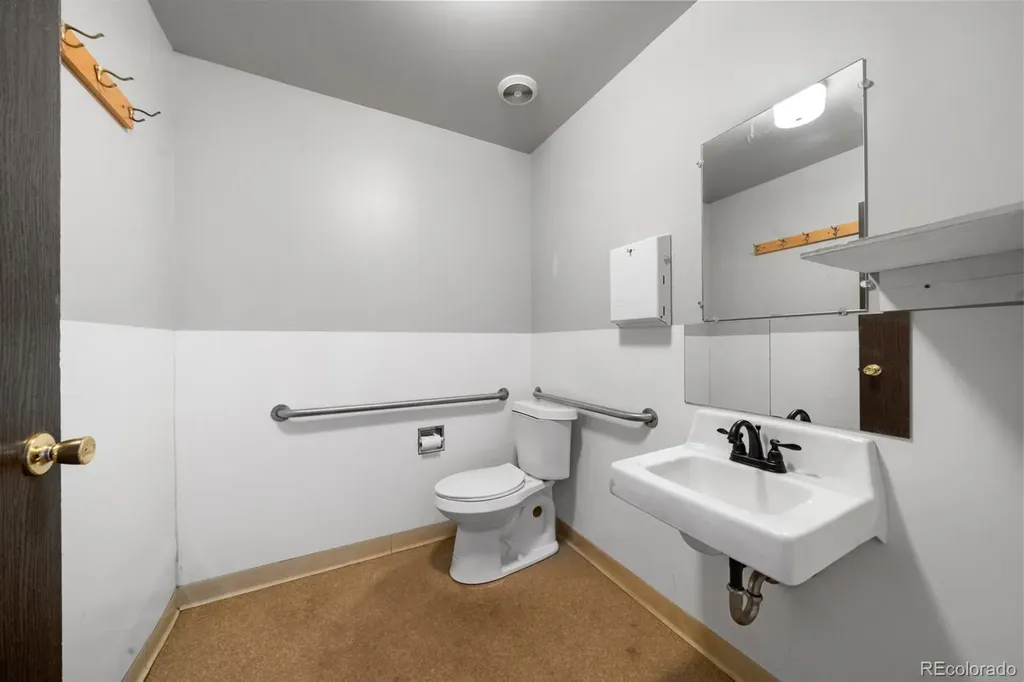 22 Iowa Avenue Colorado Springs CO 80909