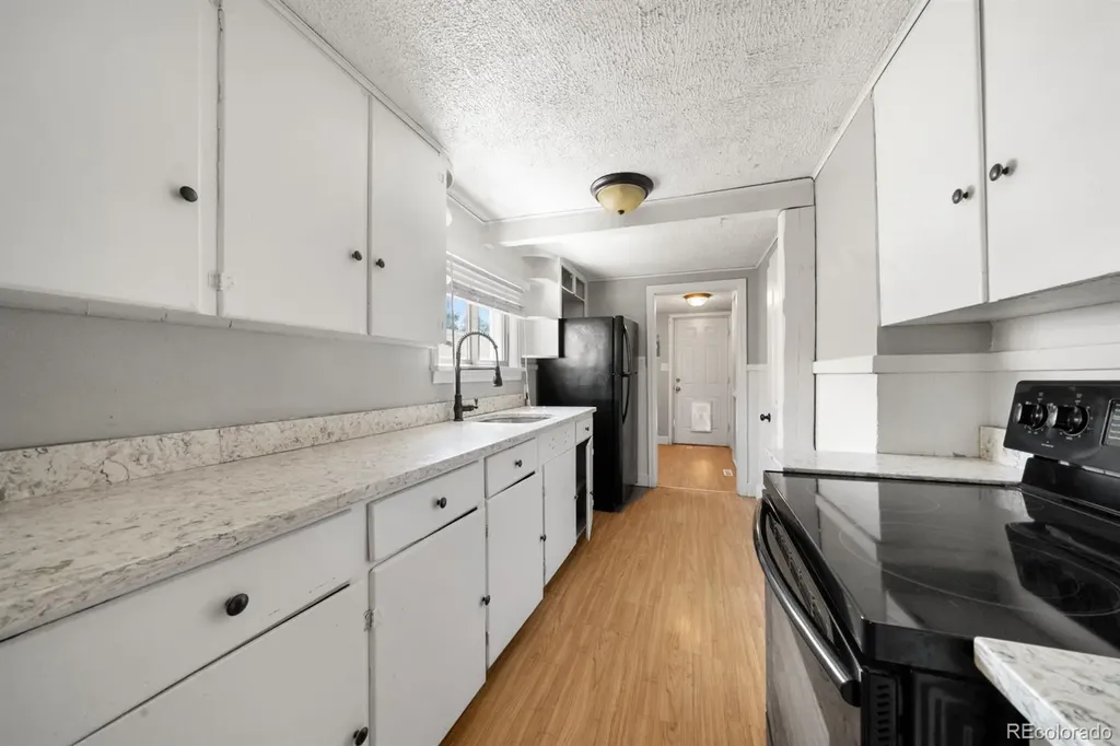 22 Iowa Avenue Colorado Springs CO 80909