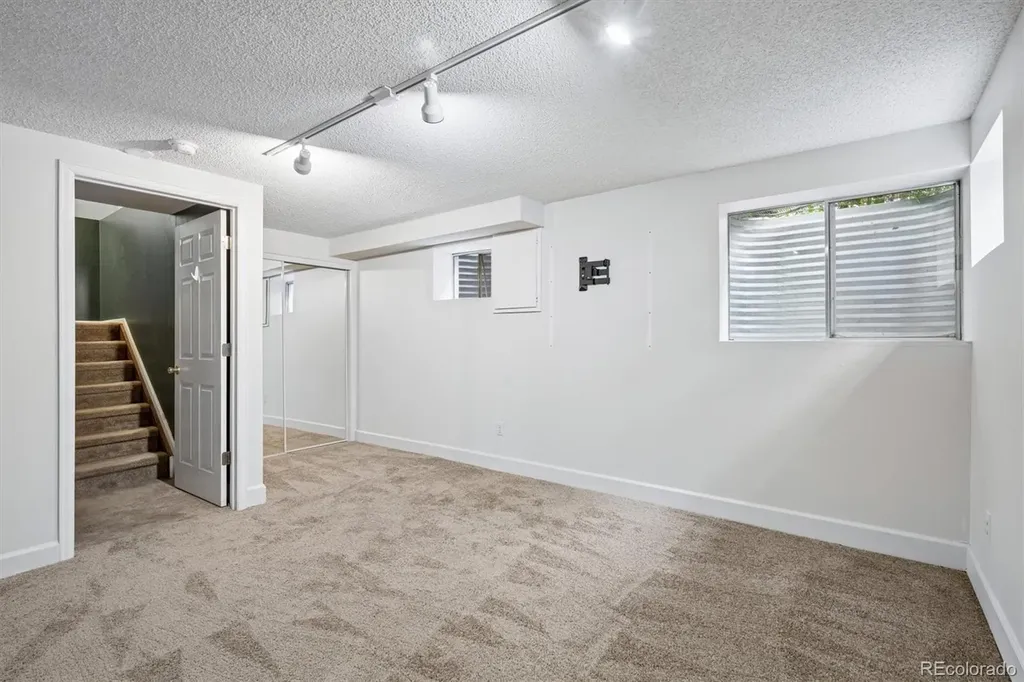 2049 E Phillips Lane Centennial CO 80122