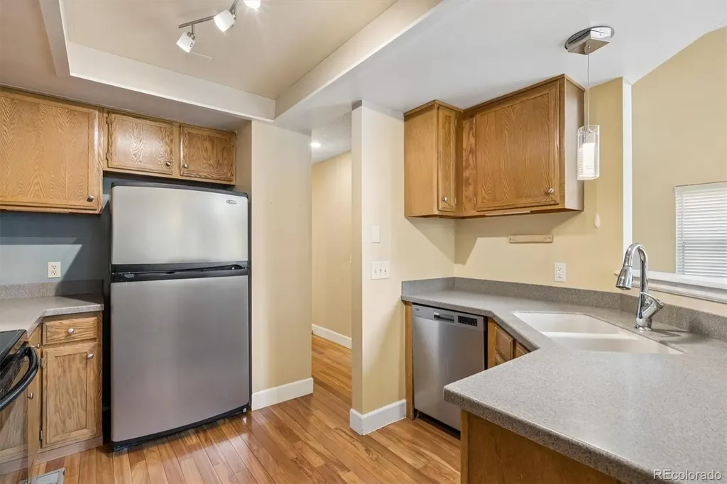 2049 E Phillips Lane Centennial CO 80122