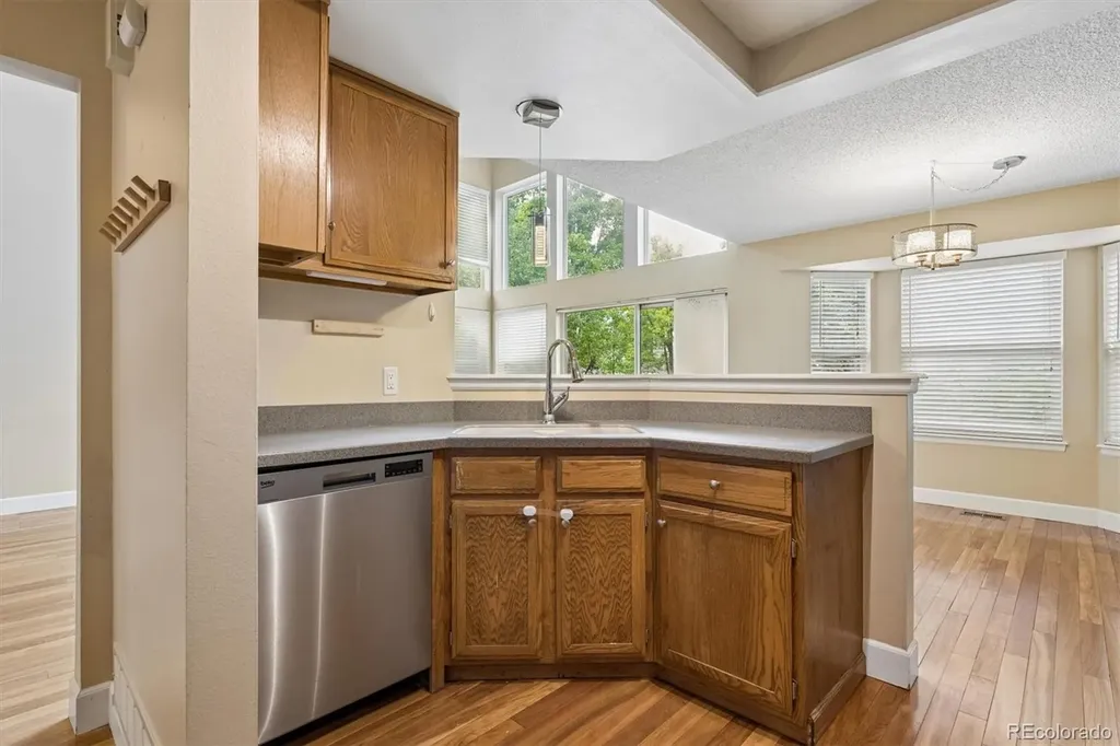 2049 E Phillips Lane Centennial CO 80122