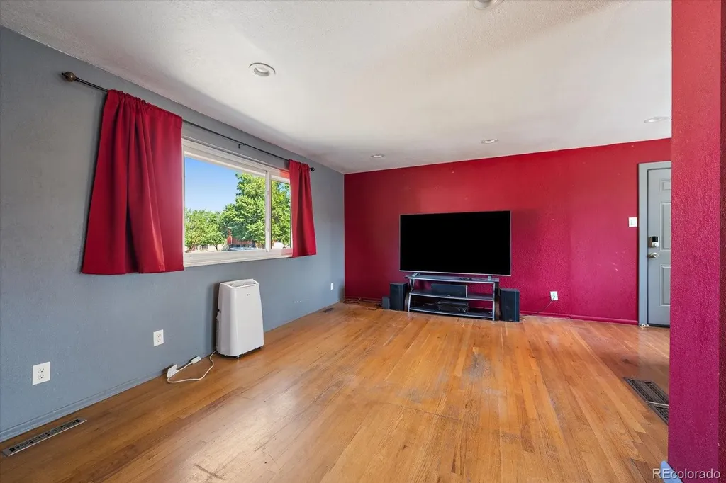 1048 Granby Street Aurora CO 80011