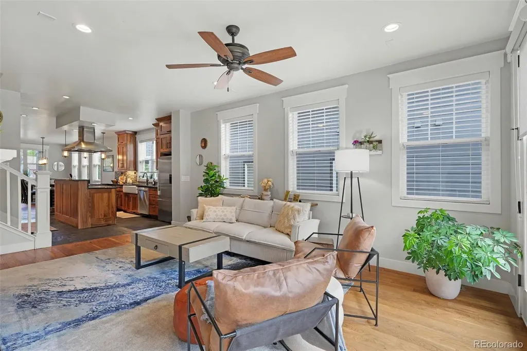 3265 S Logan Street Englewood CO 80113