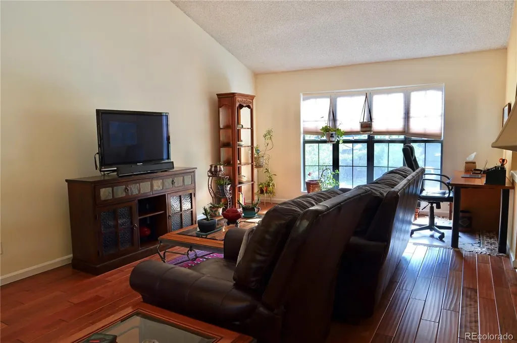 3040 S Roslyn Street Denver CO 80231